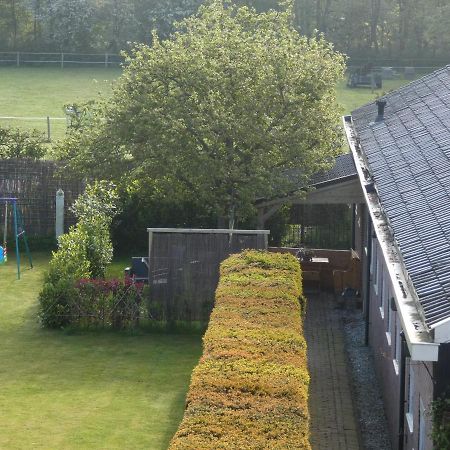Familiehuis Achter De Duijnhoeve Zuidbakkum Exterior foto