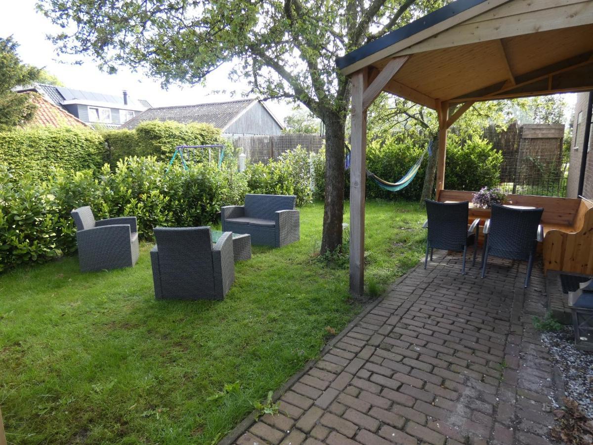 Familiehuis Achter De Duijnhoeve Zuidbakkum Exterior foto